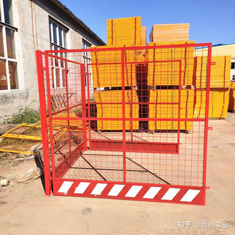 铁塔防坠落装置_铁塔防坠落轨道_杆塔防坠落装置