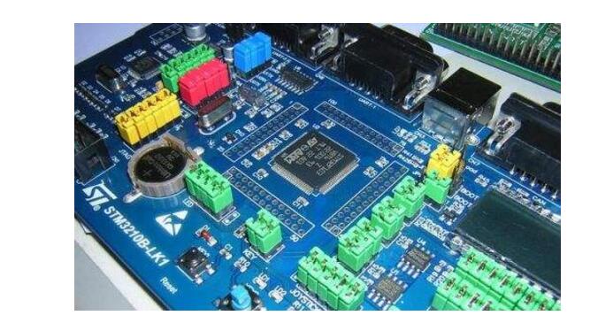 电子元器件组件pcb板_pcb板上元器件分类_pcb元器件
